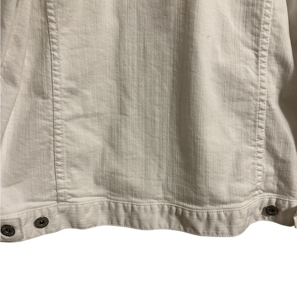 Chico's White Denim Cotton Blend Jean Jacket Size 12 Minimalist Classic Preppy - Picture 6 of 7